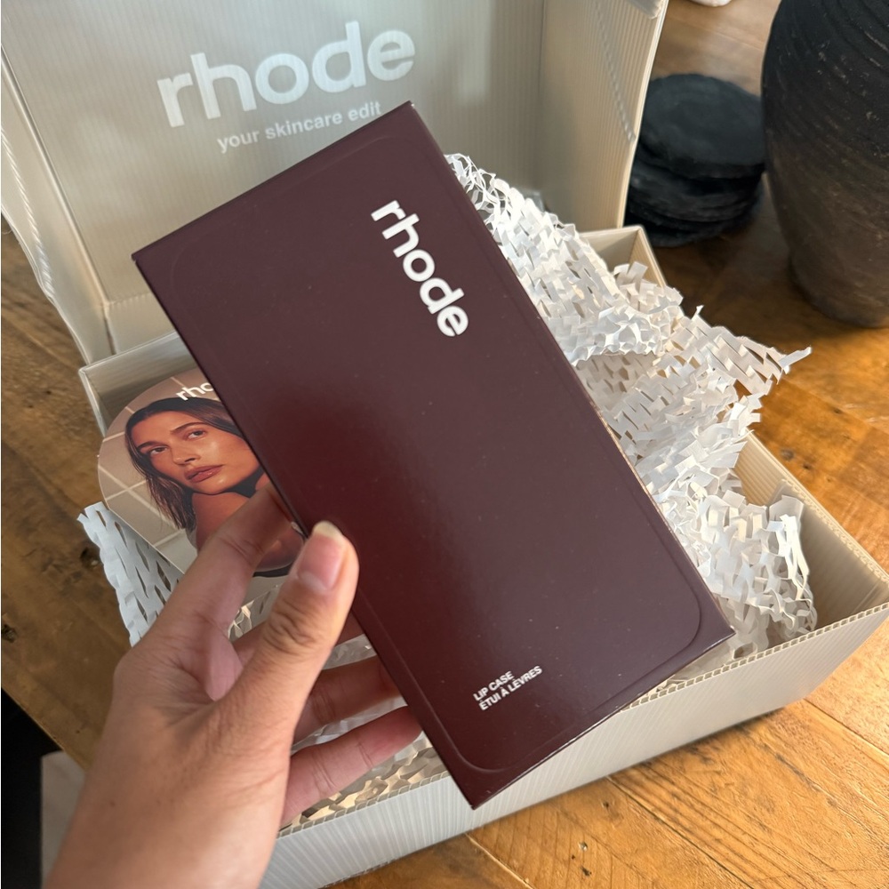 Rhode iPhone pro max 16 case (Espresso)